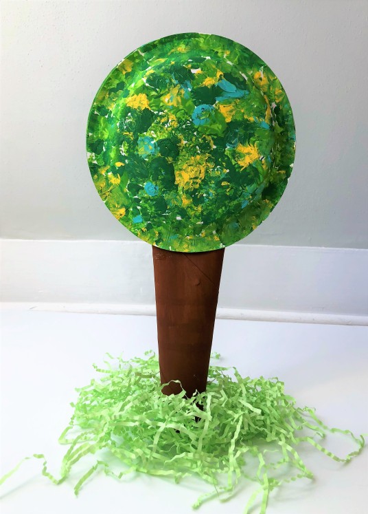 celebrate-picture-books-picture-book-review-paper-plate-tree-craft-2
